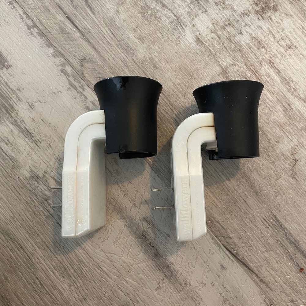 BBW - 2 Wallflowers Fragrance Air Freshener Plug Ins